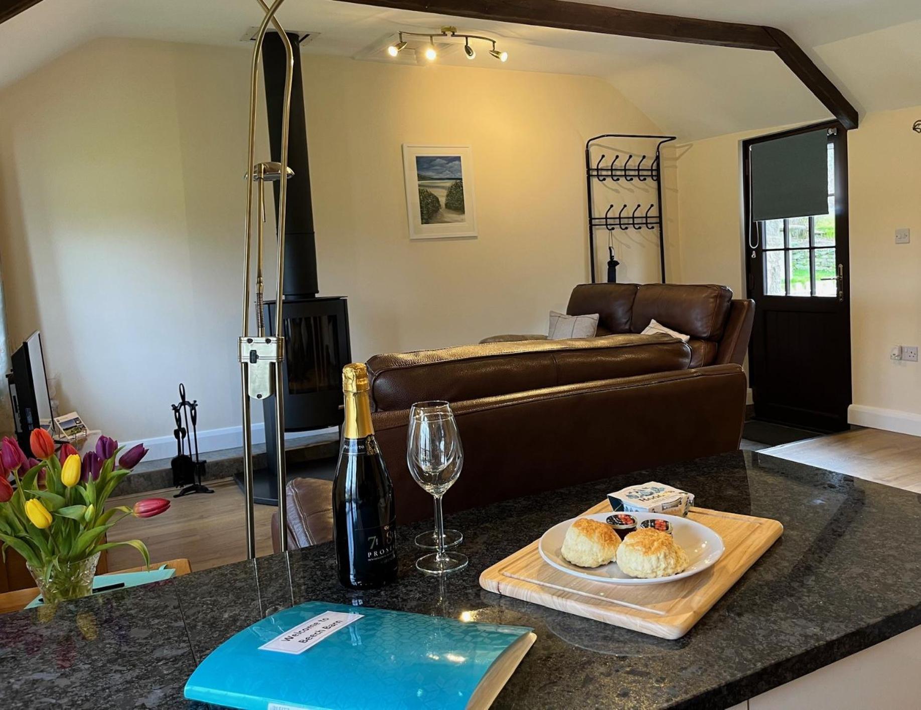 Maple & Beech Barns Apartment ทรูโร ภายนอก รูปภาพ